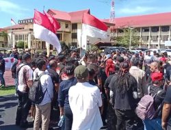Aksi Damai Hari Anti Korupsi Seduni di Mapolda Sulut