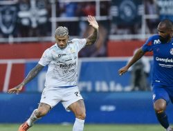 BRI Liga 1 : Persib Kalahkan Arema 3-1