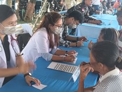 Saat Warga Pesisir Manado Antusias Ikut Bakti Kesehatan Kodaeral VIII